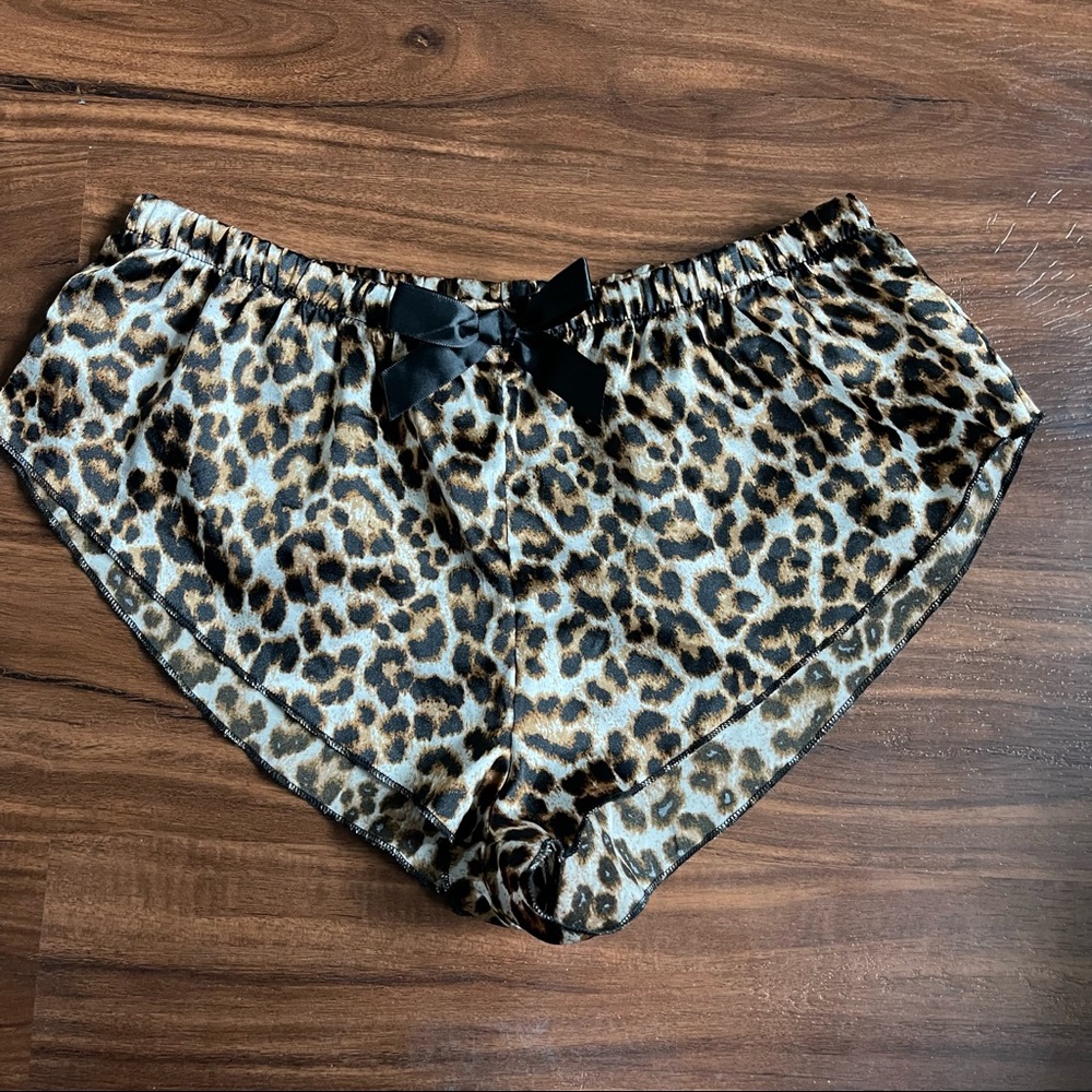 SHEIN size M Womens bed shorts- fit like a s